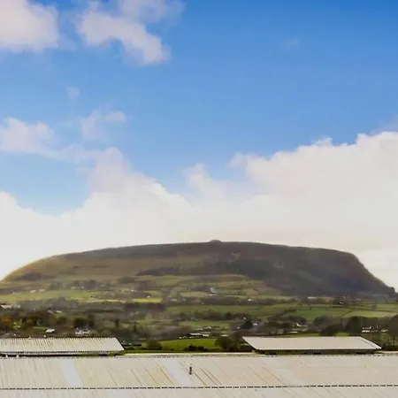 בית נופש Hawthorns *